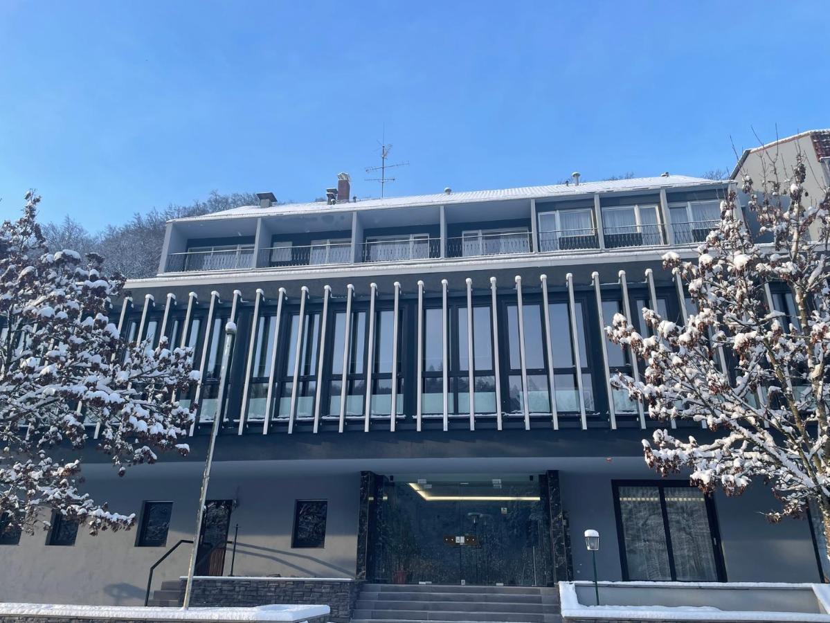 Hotel Schlangenbader Hof Exteriör bild