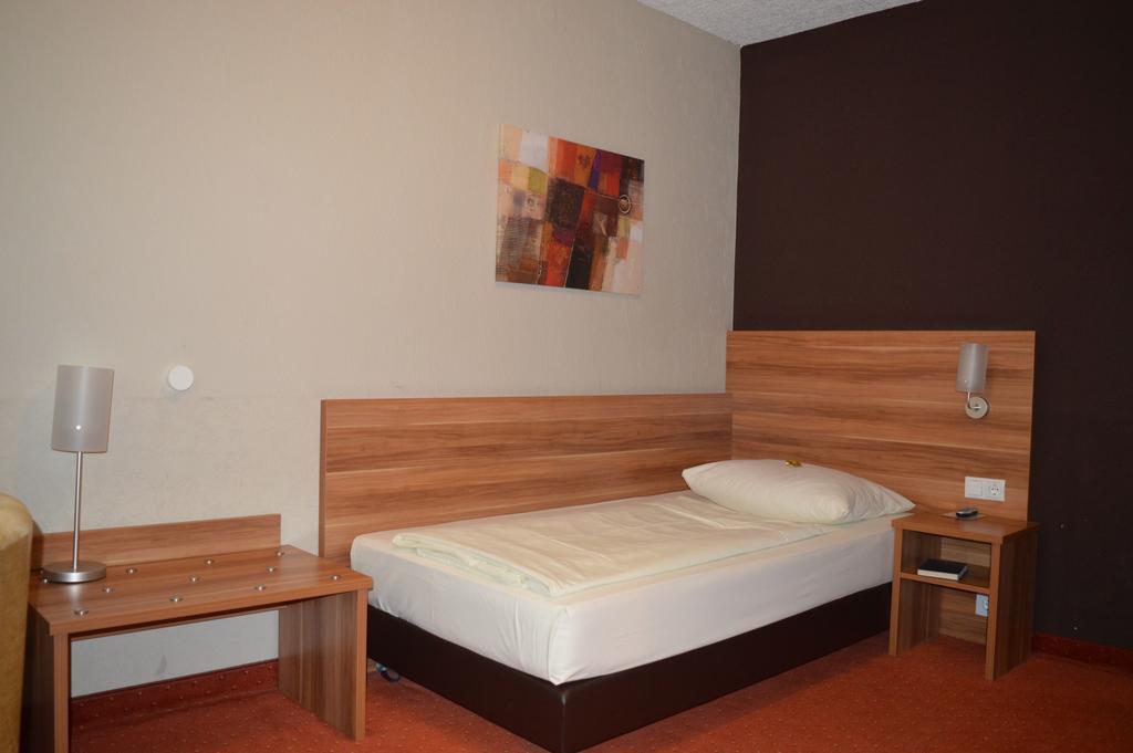 Hotel Schlangenbader Hof Rum bild